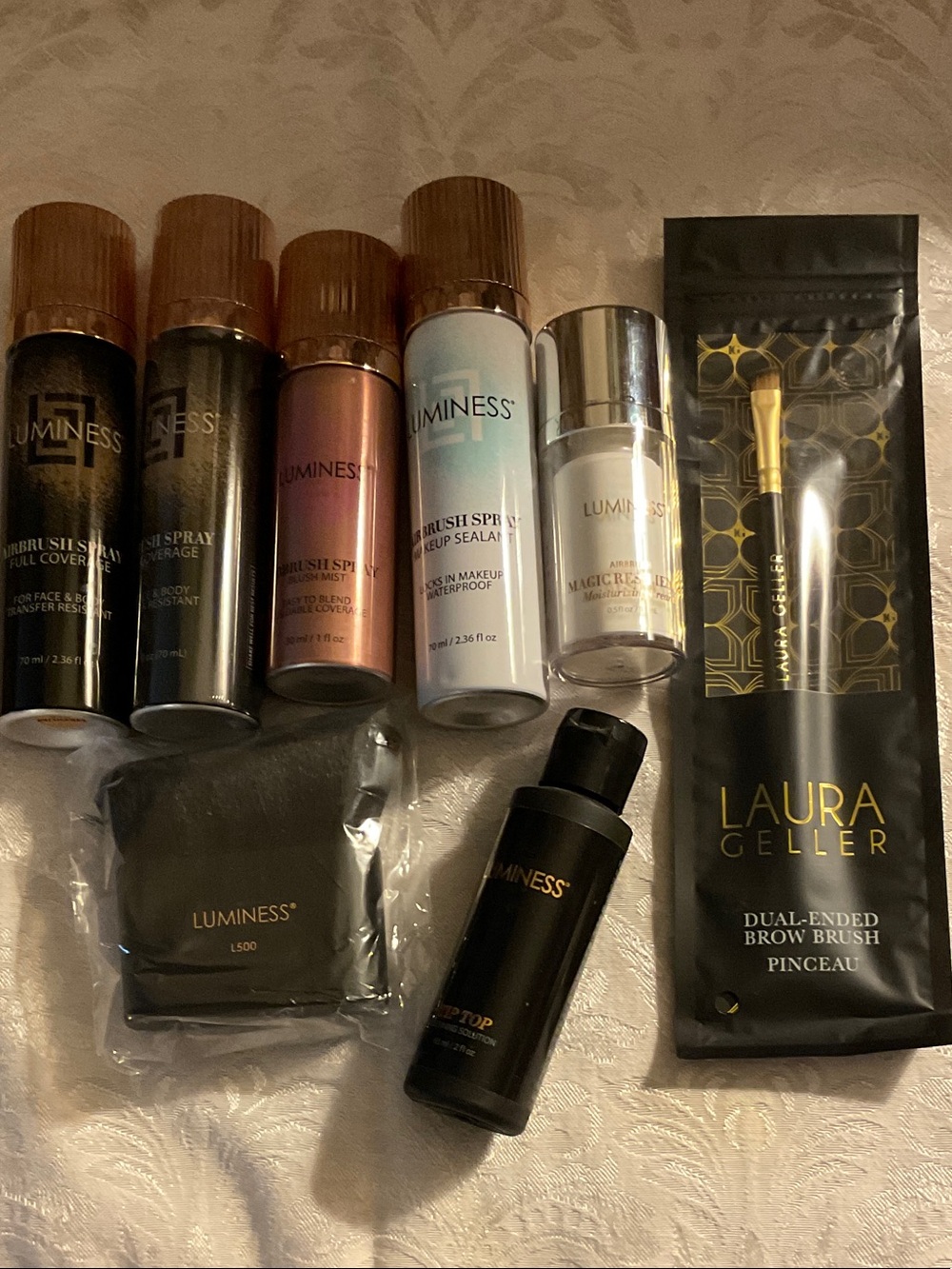 7-PIECE LUMINESS AIRBRUSH SPRAY MAKEUP/SKINCARE SET, BLENDING BRUSH AND CLEANER.